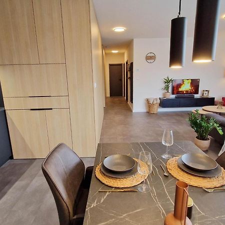 Hillshome - 84M2 Moderny Byt S Terasou Aj Saunou Liptovsky Mikulas Luaran gambar
